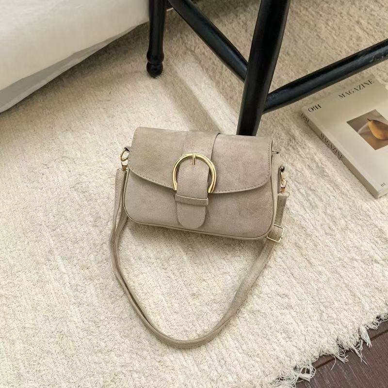 Soft Girl Aesthetic Bucket Bag – Cute Plush Keychain Crossbody Purse