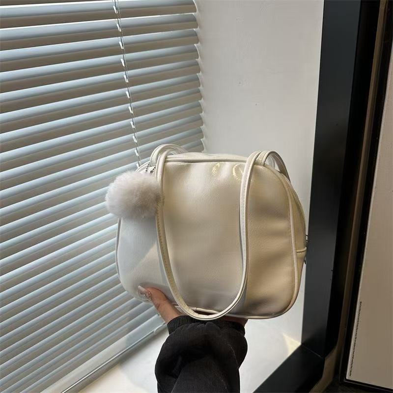 Premium PU Leather Bucket Bag – Trendy Women’s Purse with Plush Accessory