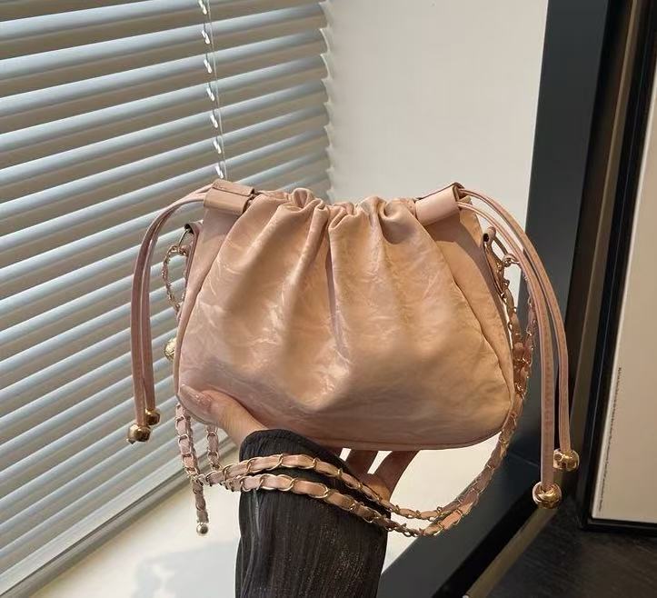 Modern Cute Bucket Bag – Women’s Casual Fashion Purse with Plush Charm